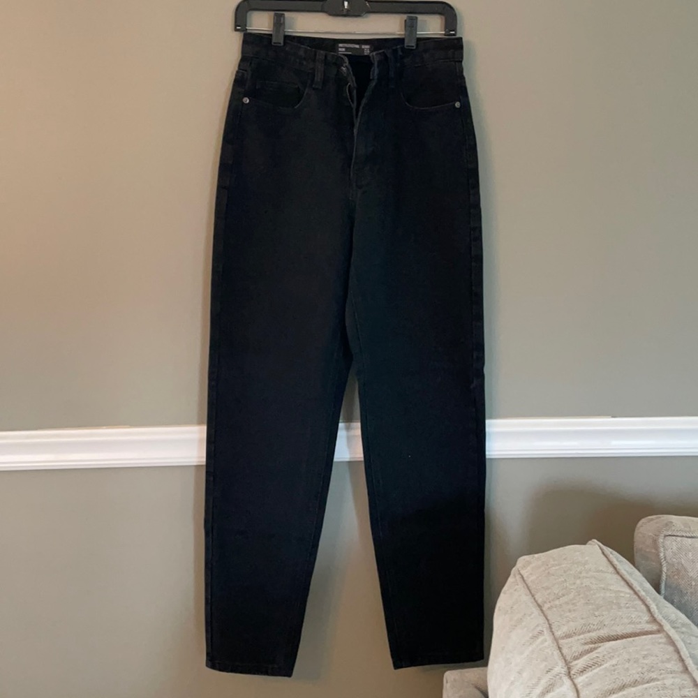 Pretty Little Thing Black Mom Jeans